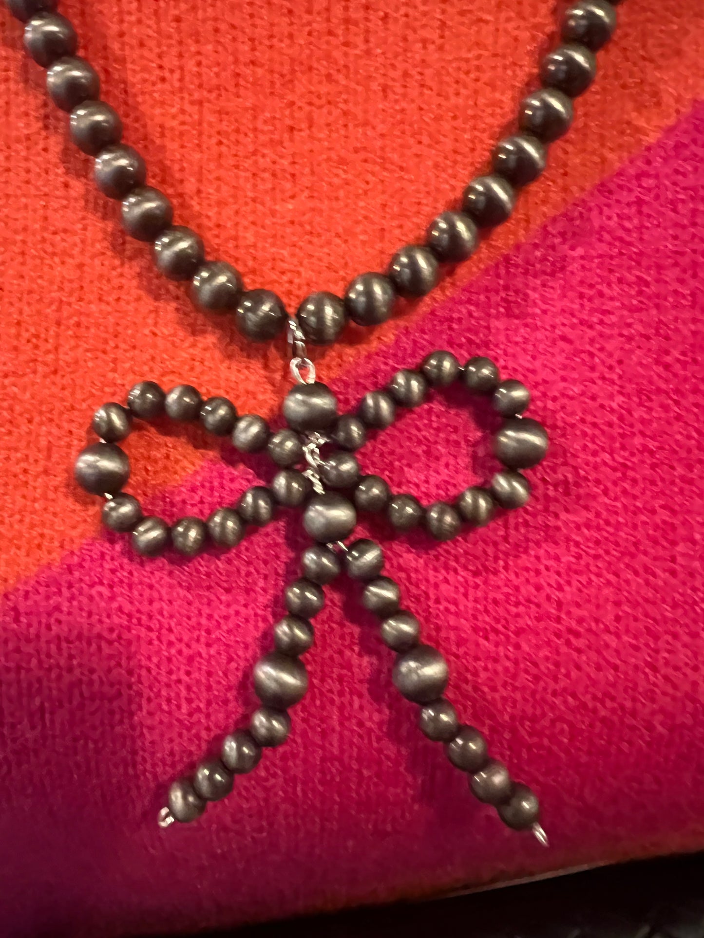 Bow Necklace