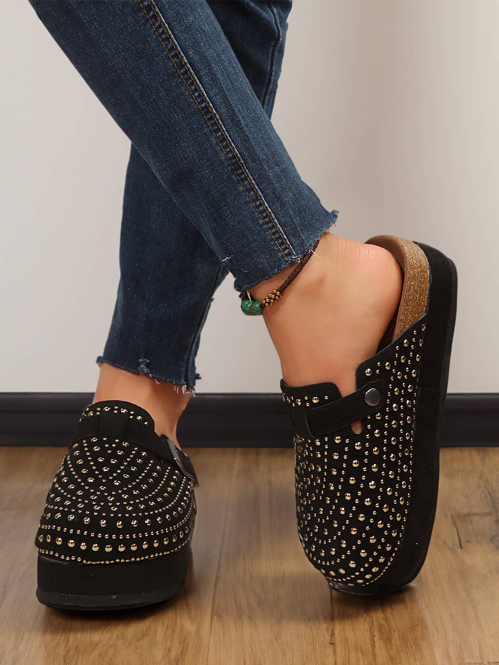 Rivet Buckle Closed Toe Platform Slippers
