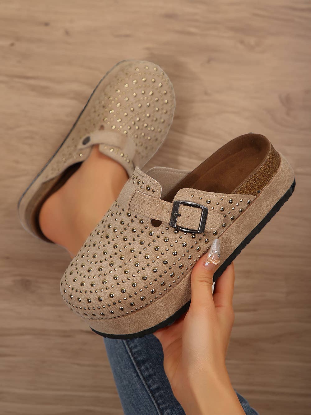 Rivet Buckle Closed Toe Platform Slippers