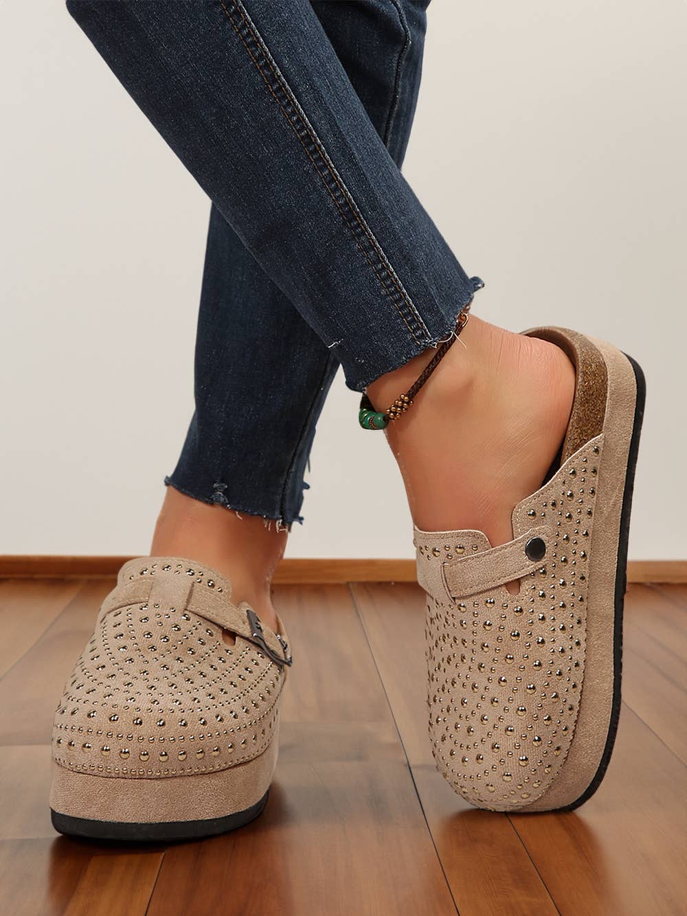 Rivet Buckle Closed Toe Platform Slippers