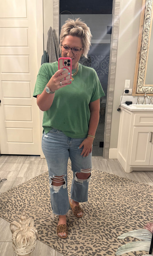 DISTRESSED KNEE RAW FRAYED HEM CROPPED DENIM PANTS