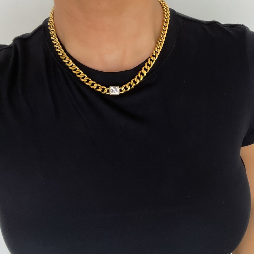 CHAIN WITH DIAMOND PENDANT NECKLACE - CHAN SUTT PEARLS