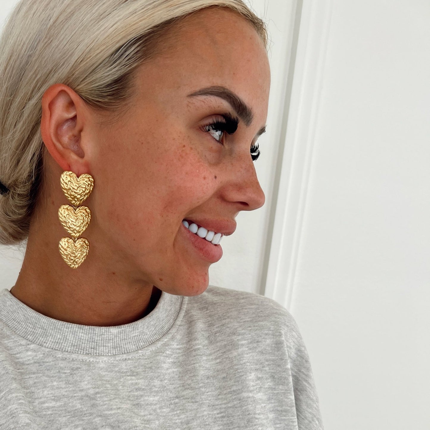 ChanSutt Pearl TRIPLE HEART EARRINGS