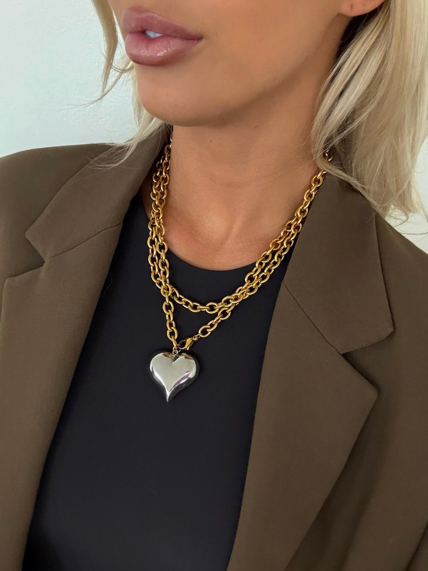 ChanSutt Pearl TWO TONED HEART NECKLACE